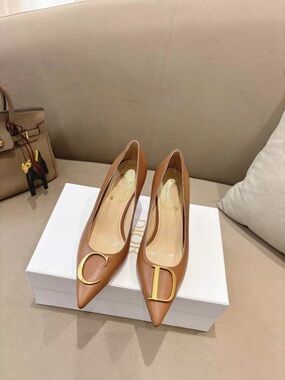 Christian Dior 30 Montaigne Pumps in Brown Calfskin